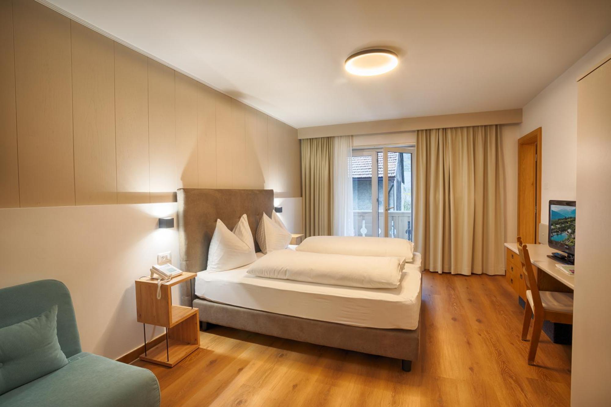 Hotel Lamm Naturns Kültér fotó