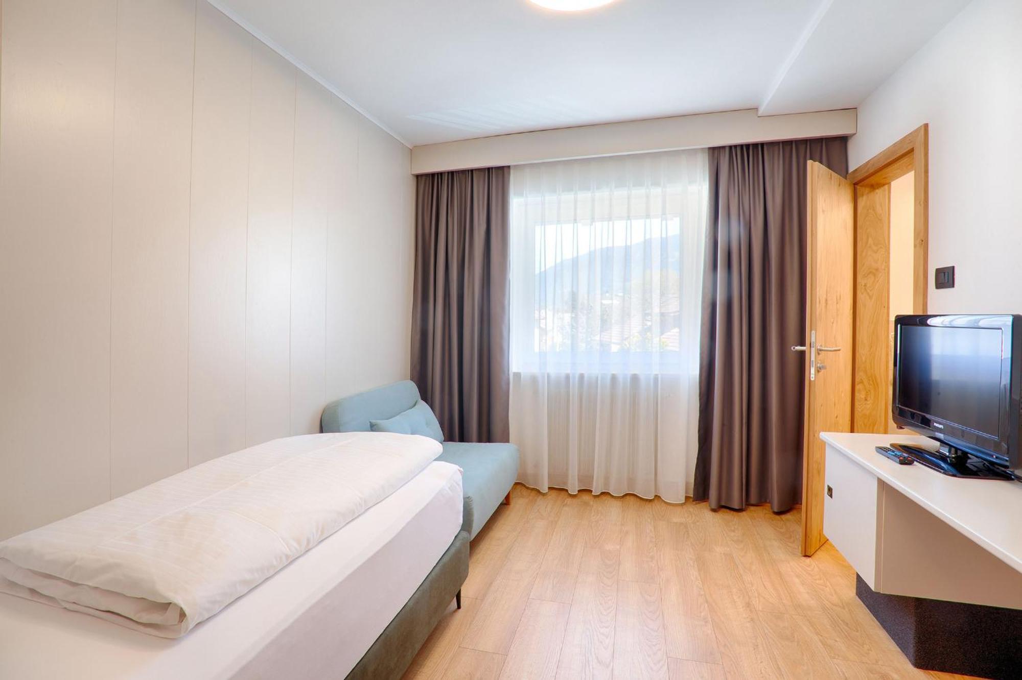 Hotel Lamm Naturns Kültér fotó