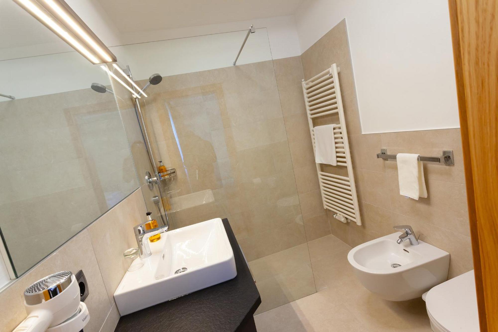 Hotel Lamm Naturns Kültér fotó