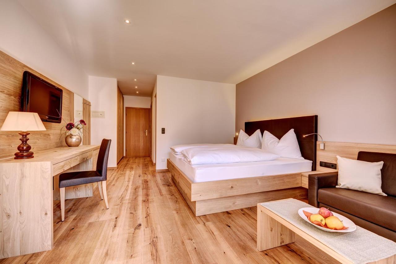 Hotel Lamm Naturns Kültér fotó