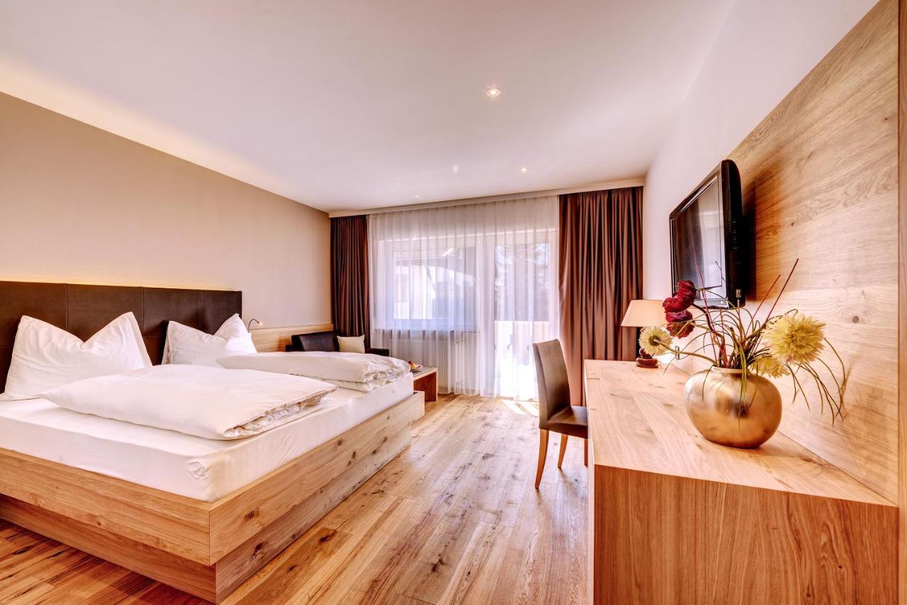 Hotel Lamm Naturns Kültér fotó